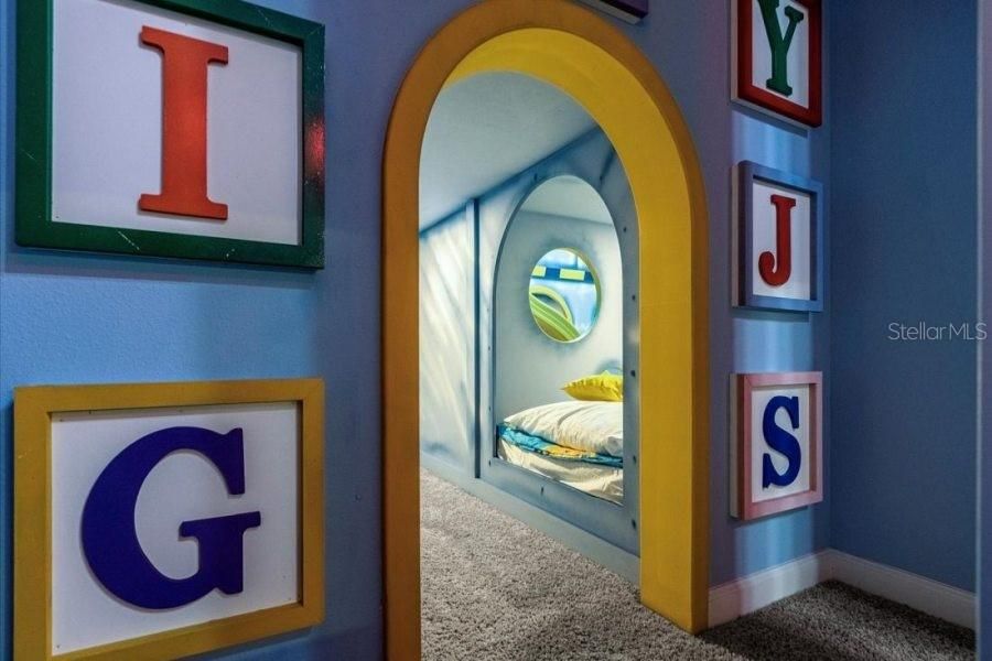 En Venta: $1,100,000 (9 camas, 6 baños, 4363 Pies cuadrados)