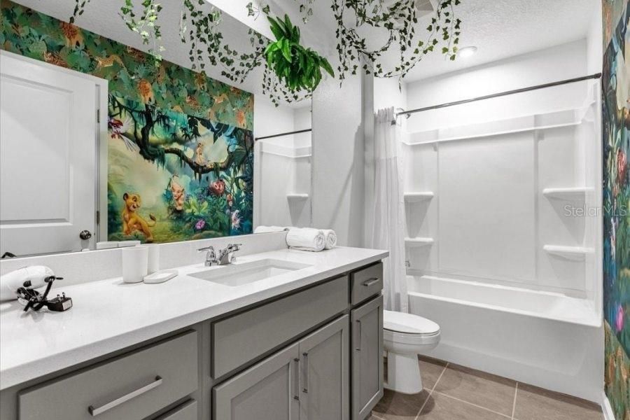 En Venta: $1,100,000 (9 camas, 6 baños, 4363 Pies cuadrados)