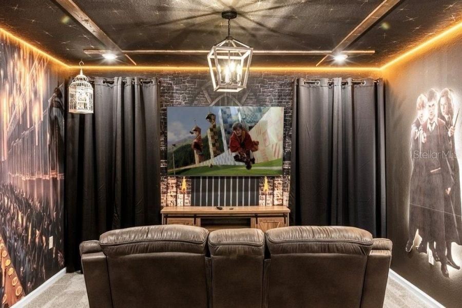 En Venta: $1,100,000 (9 camas, 6 baños, 4363 Pies cuadrados)