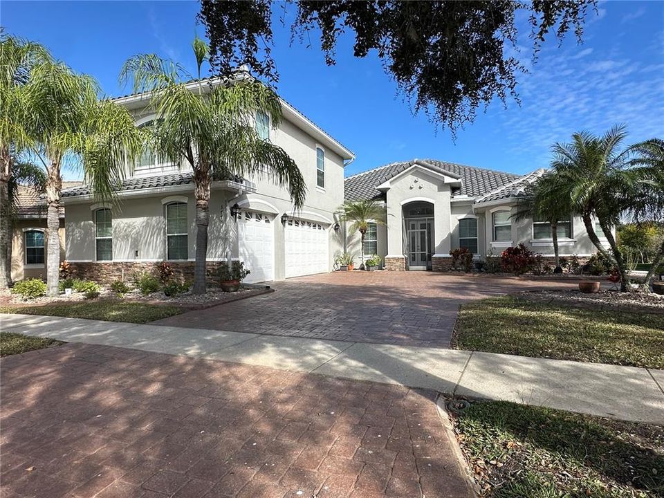 Vendido Recientemente: $640,000 (4 camas, 4 baños, 3406 Pies cuadrados)