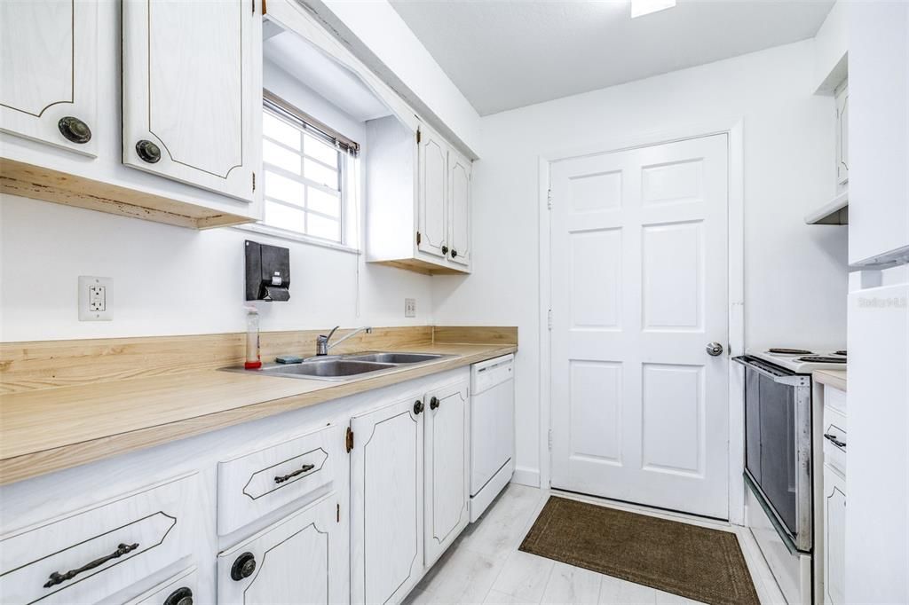 En Venta: $199,000 (2 camas, 2 baños, 1200 Pies cuadrados)