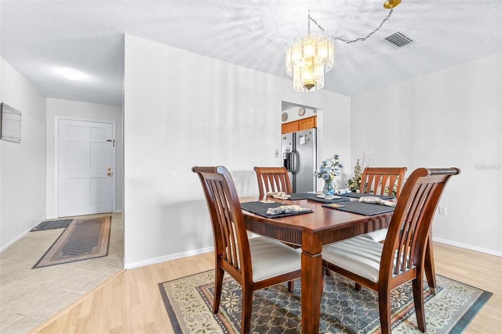 En Venta: $199,000 (2 camas, 2 baños, 1200 Pies cuadrados)