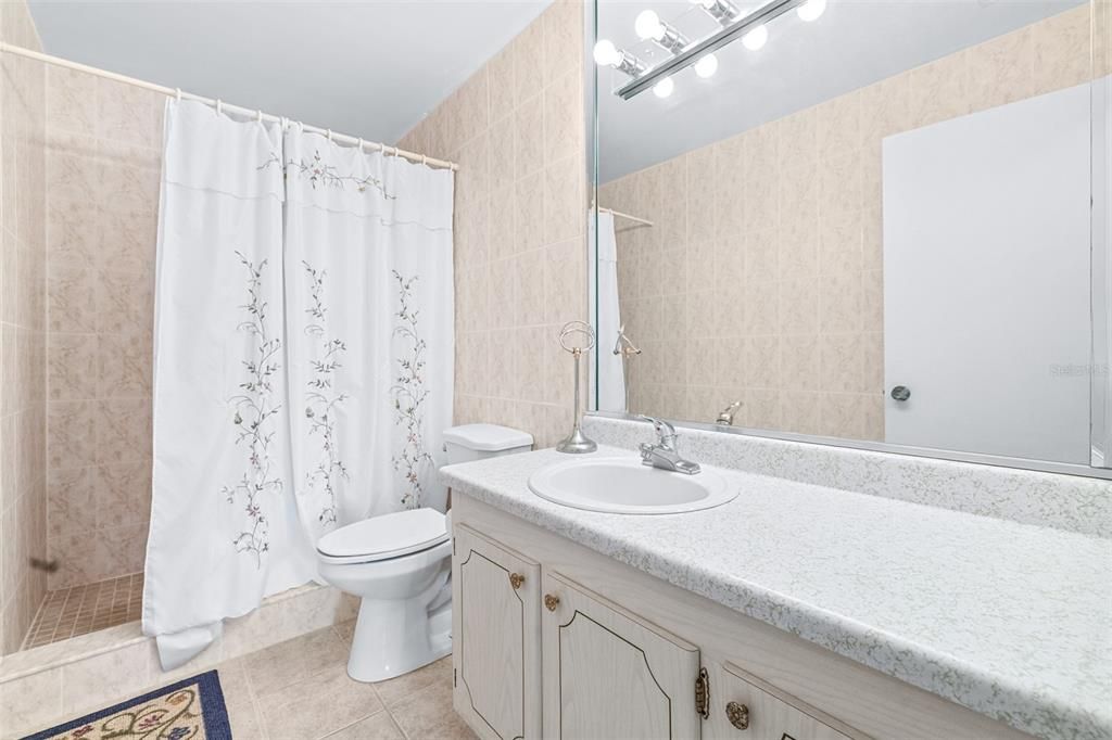 En Venta: $199,000 (2 camas, 2 baños, 1200 Pies cuadrados)