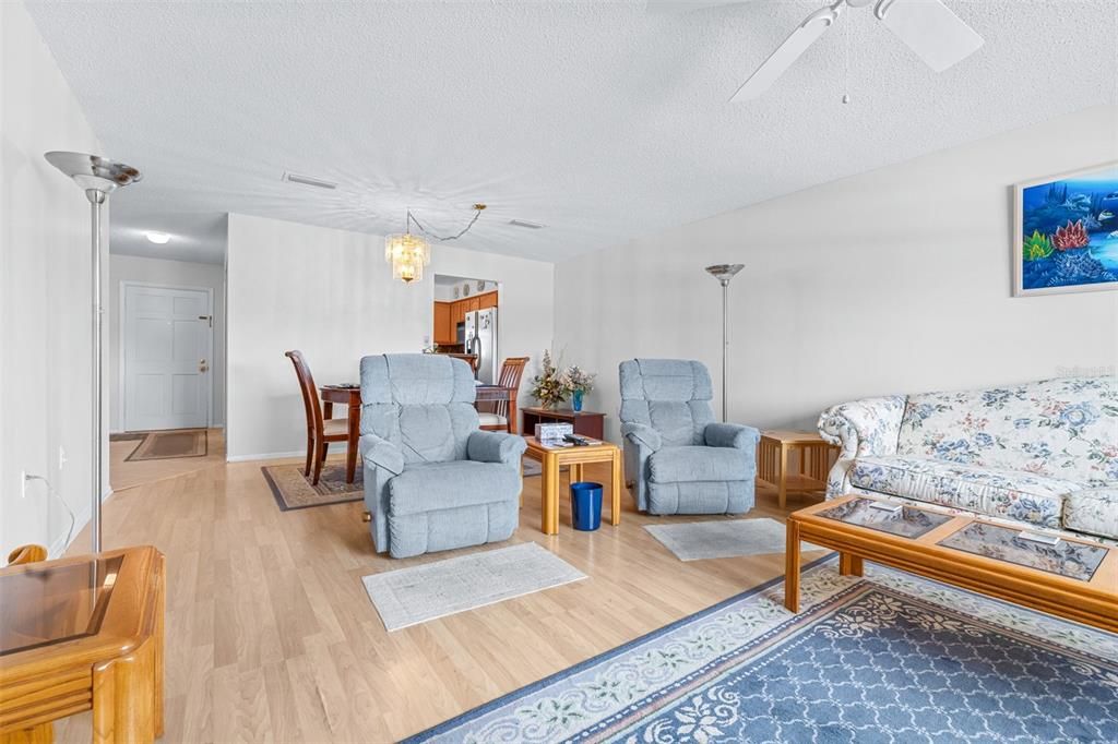 En Venta: $199,000 (2 camas, 2 baños, 1200 Pies cuadrados)