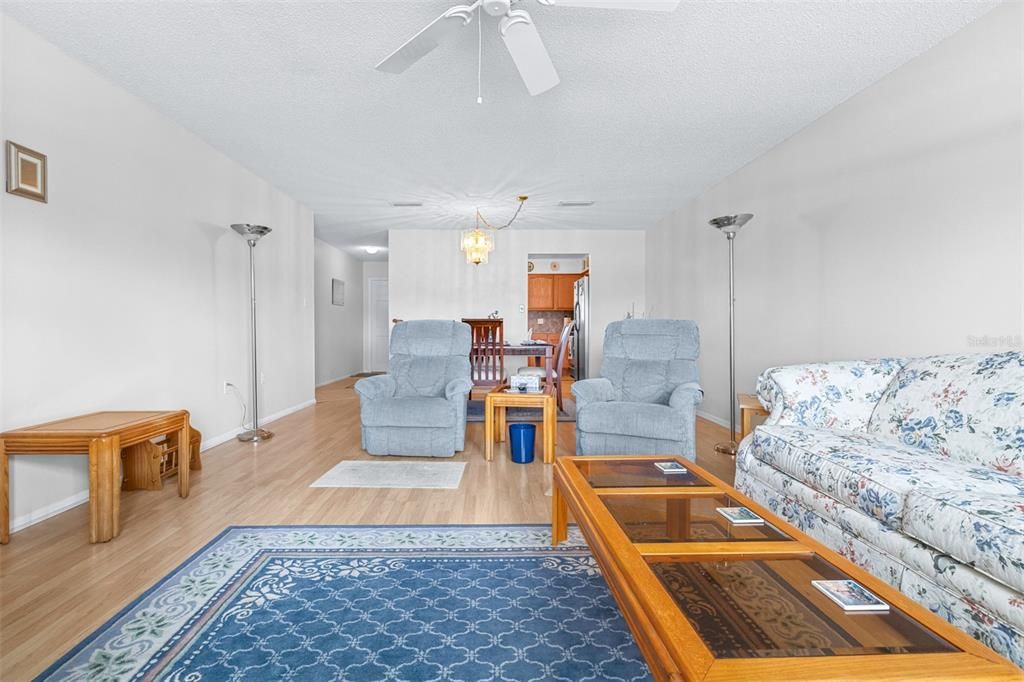 En Venta: $199,000 (2 camas, 2 baños, 1200 Pies cuadrados)