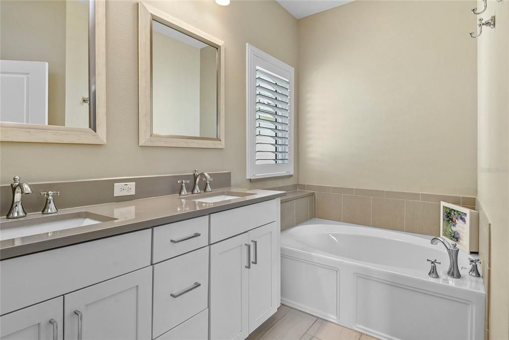 En Venta: $664,000 (3 camas, 2 baños, 2071 Pies cuadrados)