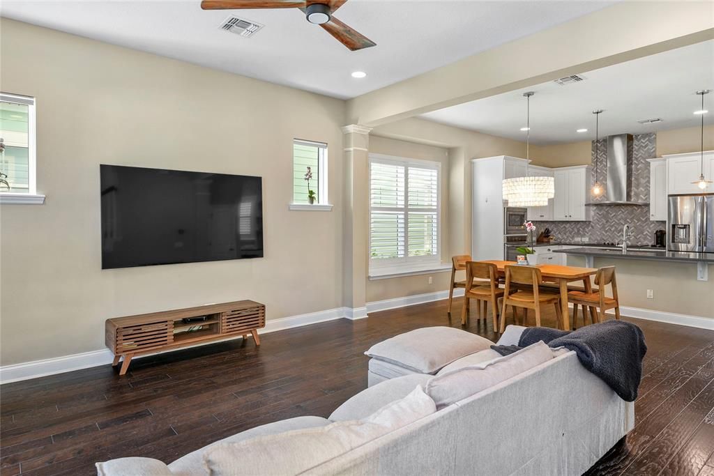 En Venta: $664,000 (3 camas, 2 baños, 2071 Pies cuadrados)