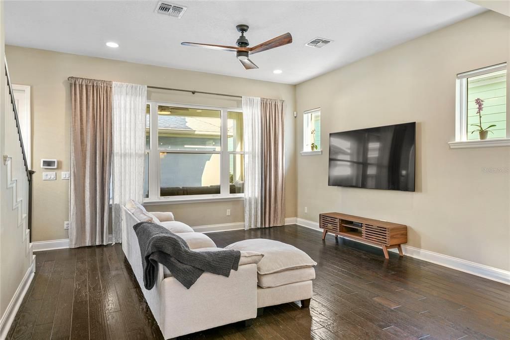 En Venta: $664,000 (3 camas, 2 baños, 2071 Pies cuadrados)