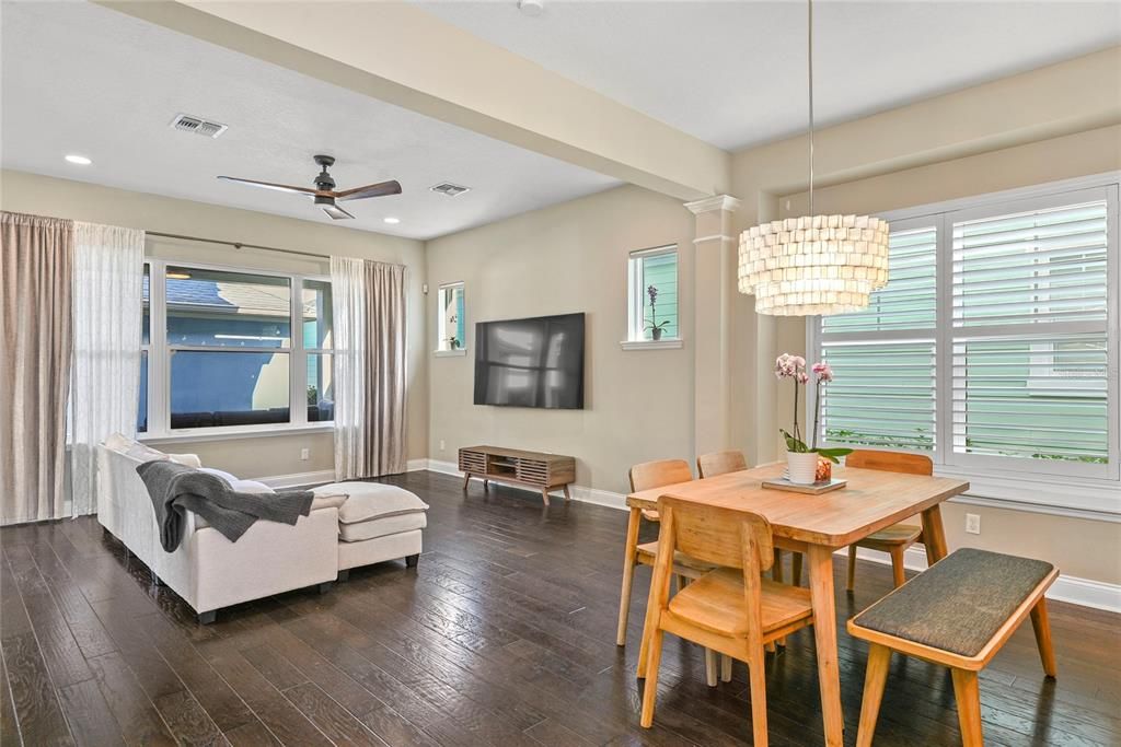 En Venta: $664,000 (3 camas, 2 baños, 2071 Pies cuadrados)