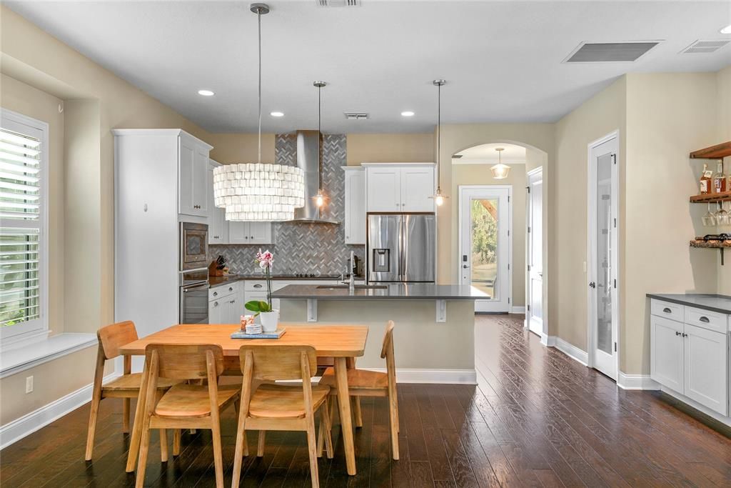 En Venta: $664,000 (3 camas, 2 baños, 2071 Pies cuadrados)