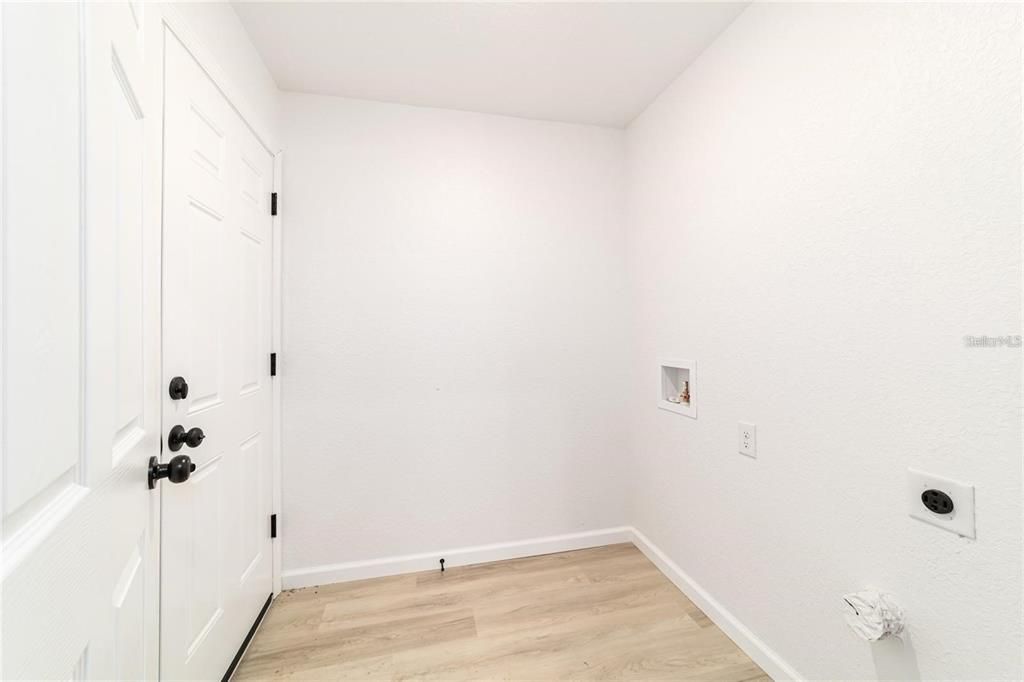 For Sale: $215,000 (3 beds, 2 baths, 1157 Square Feet)