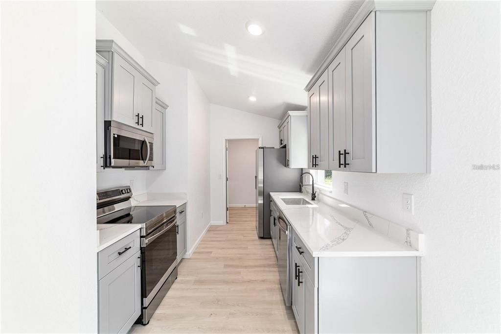 For Sale: $215,000 (3 beds, 2 baths, 1157 Square Feet)