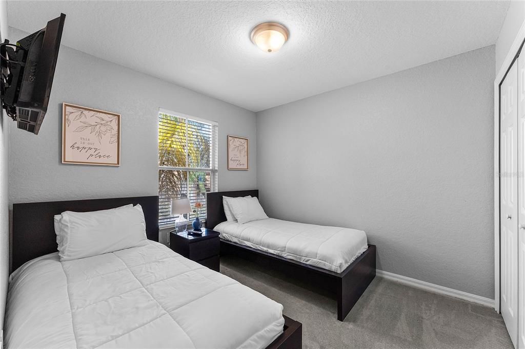 На продажу: $300,000 (3 спален, 3 ванн, 1457 Квадратных фут)