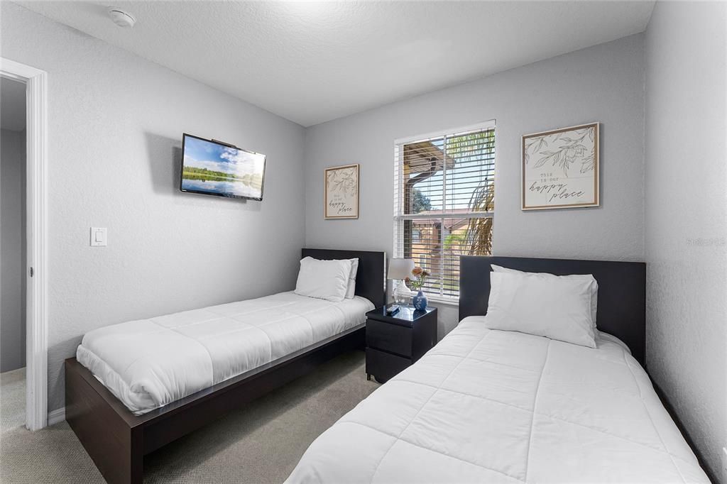 На продажу: $300,000 (3 спален, 3 ванн, 1457 Квадратных фут)