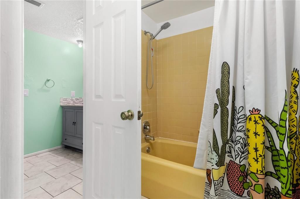 For Sale: $309,000 (3 beds, 1 baths, 965 Square Feet)