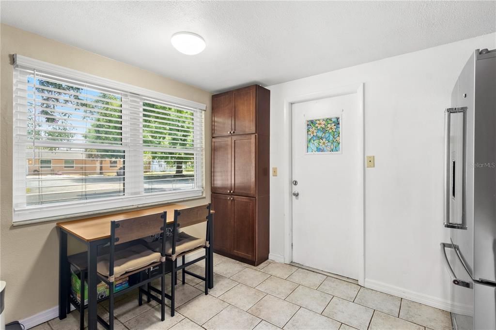 For Sale: $309,000 (3 beds, 1 baths, 965 Square Feet)