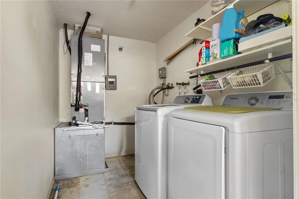 For Sale: $309,000 (3 beds, 1 baths, 965 Square Feet)