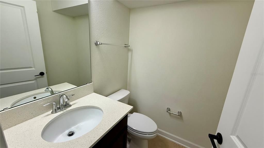 En Renta: $2,300 (4 camas, 3 baños, 2016 Pies cuadrados)