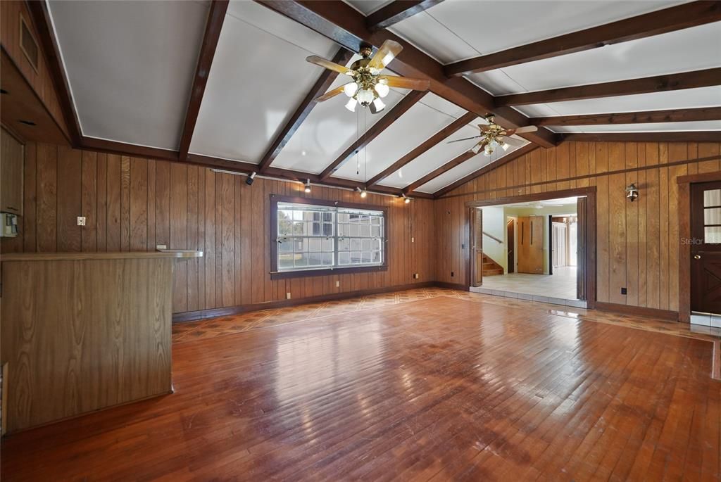 На продажу: $295,000 (3 спален, 2 ванн, 2953 Квадратных фут)