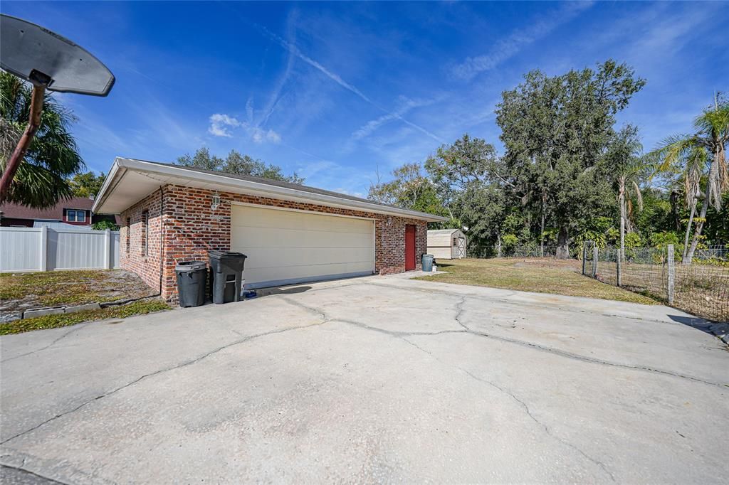 На продажу: $295,000 (3 спален, 2 ванн, 2953 Квадратных фут)