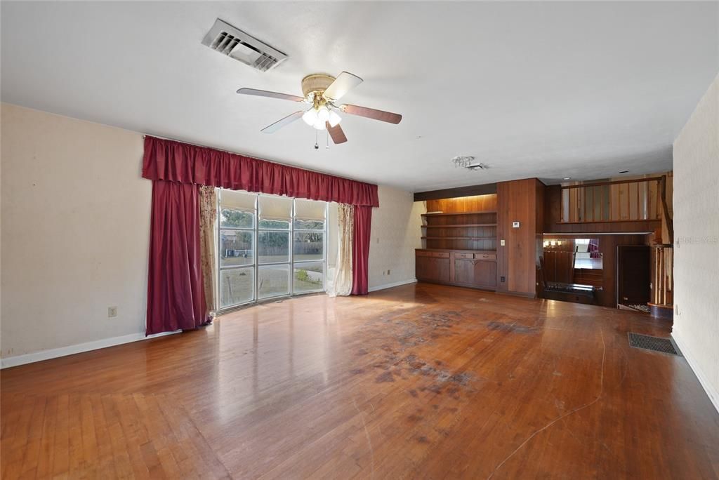 На продажу: $295,000 (3 спален, 2 ванн, 2953 Квадратных фут)