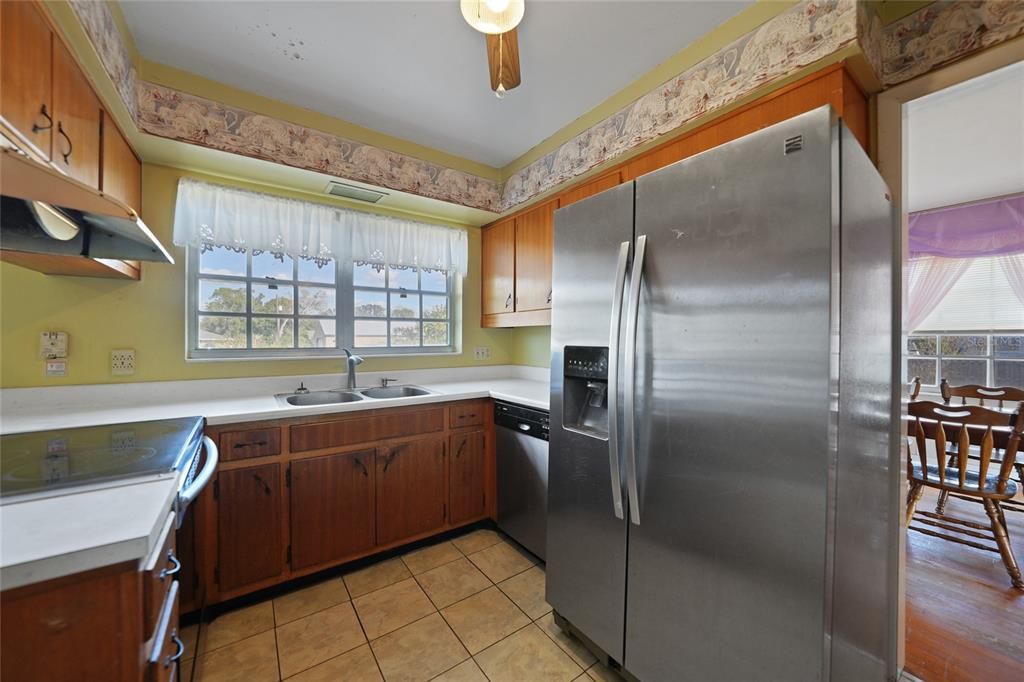 На продажу: $295,000 (3 спален, 2 ванн, 2953 Квадратных фут)