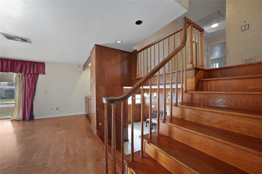 На продажу: $295,000 (3 спален, 2 ванн, 2953 Квадратных фут)