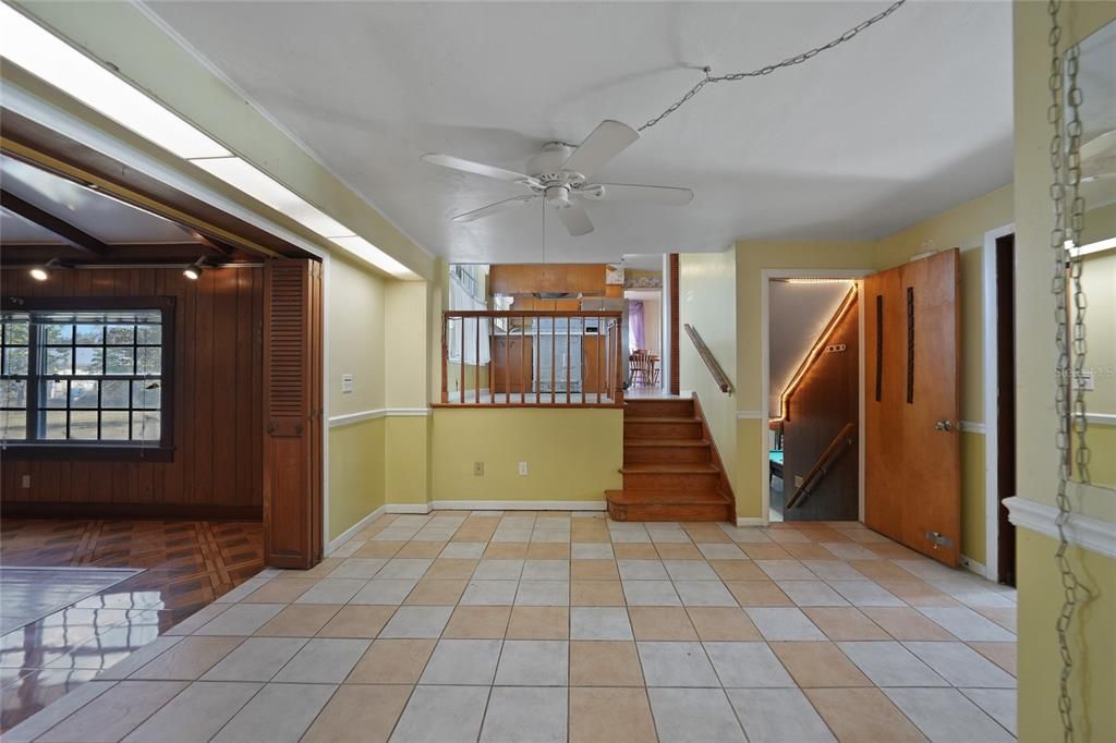 На продажу: $295,000 (3 спален, 2 ванн, 2953 Квадратных фут)