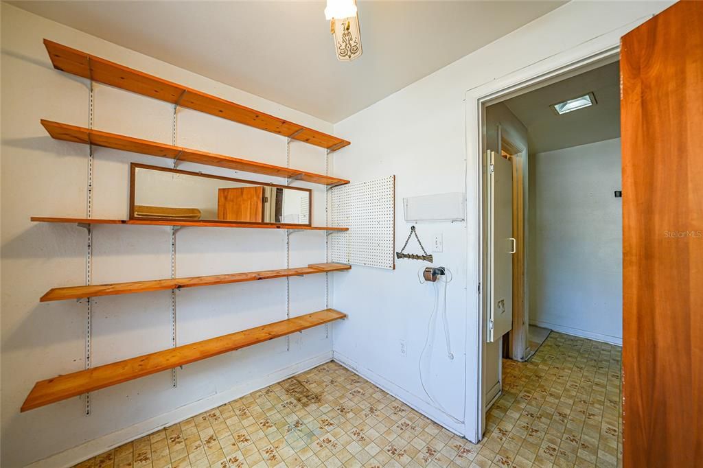 На продажу: $295,000 (3 спален, 2 ванн, 2953 Квадратных фут)