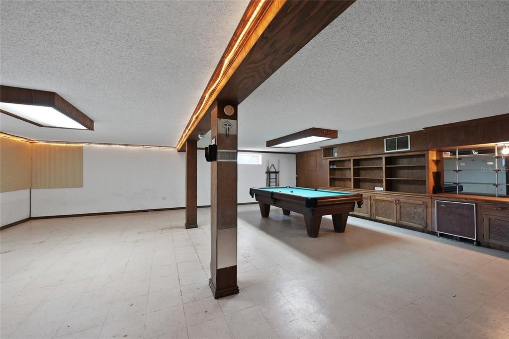 На продажу: $295,000 (3 спален, 2 ванн, 2953 Квадратных фут)