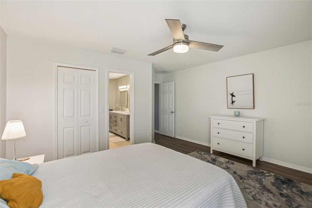 В аренду: $4,800 (4 спален, 3 ванн, 3796 Квадратных фут)