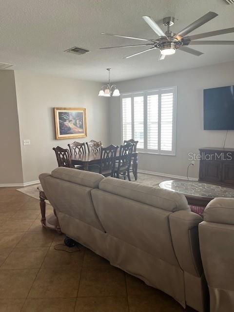 待售: $399,000 (3 贝兹, 2 浴室, 1981 平方英尺)