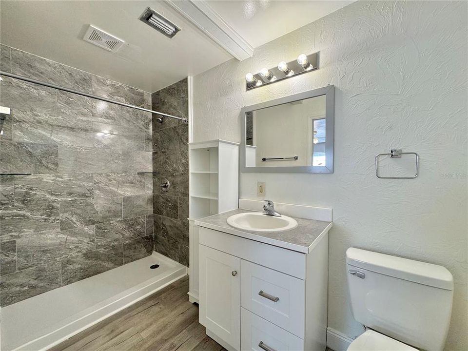 For Sale: $230,000 (3 beds, 2 baths, 1302 Square Feet)