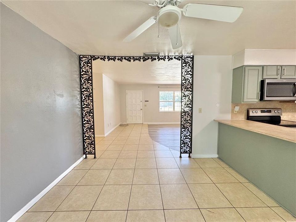 For Sale: $230,000 (3 beds, 2 baths, 1302 Square Feet)