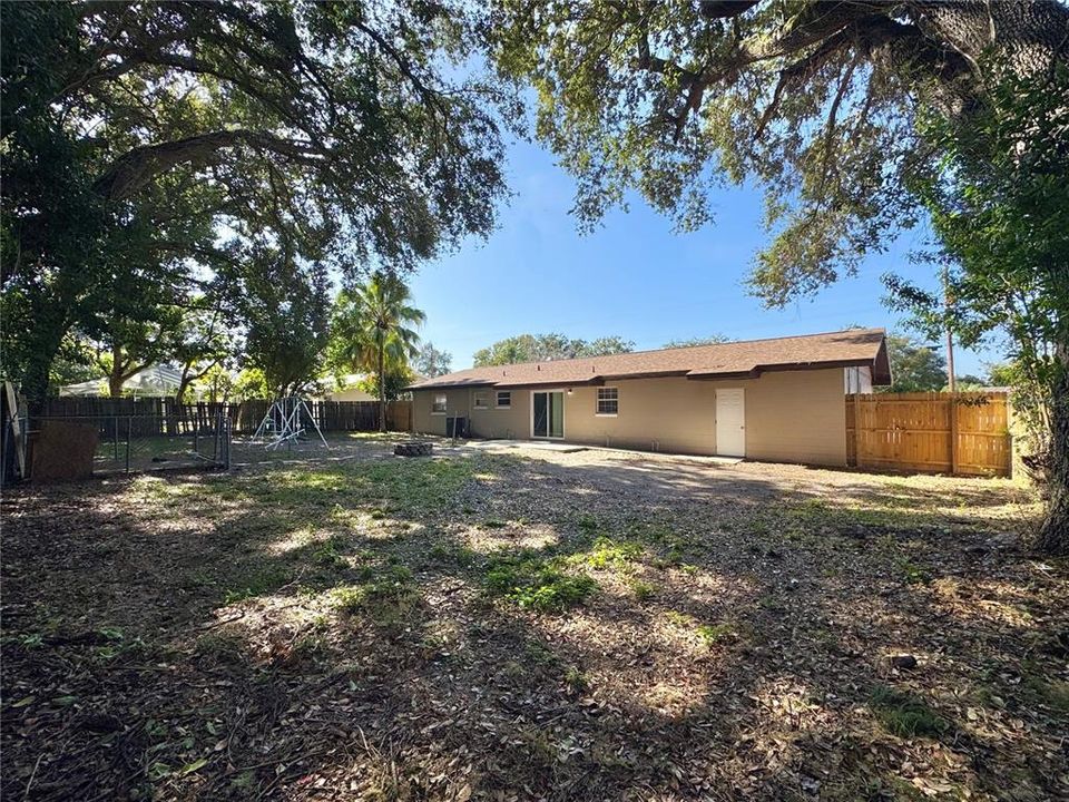 For Sale: $230,000 (3 beds, 2 baths, 1302 Square Feet)