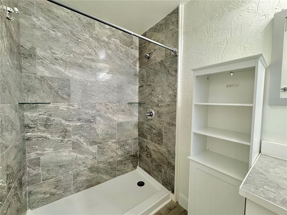 For Sale: $230,000 (3 beds, 2 baths, 1302 Square Feet)