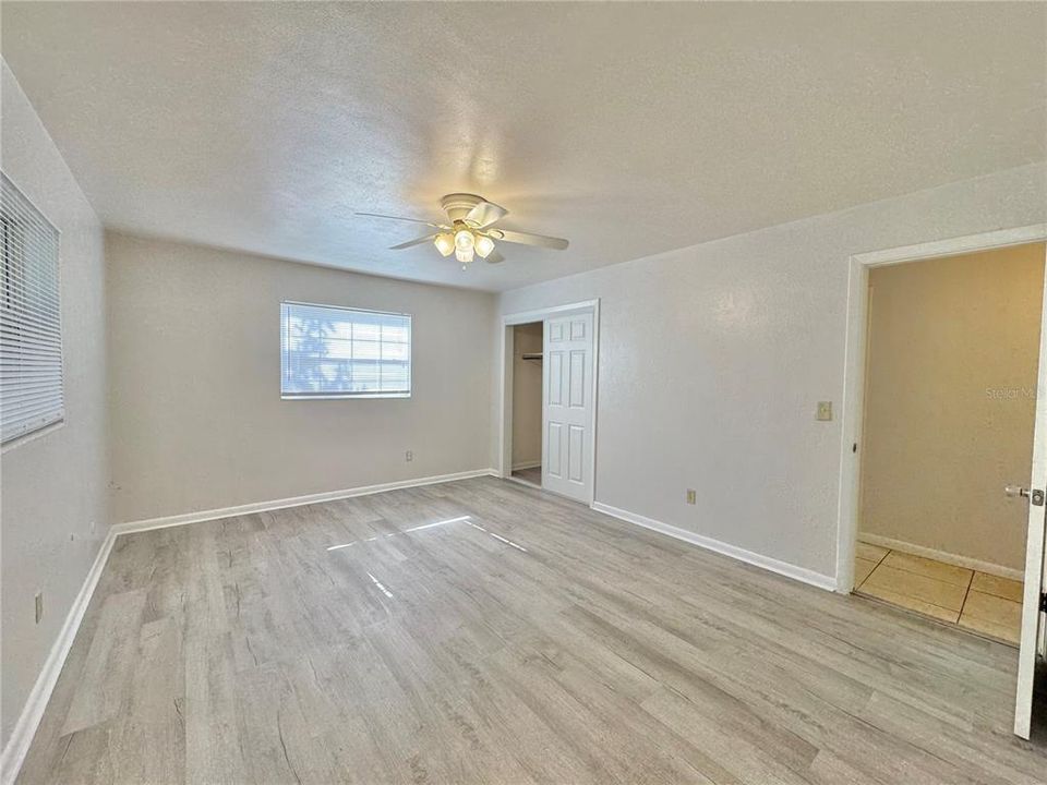 For Sale: $230,000 (3 beds, 2 baths, 1302 Square Feet)