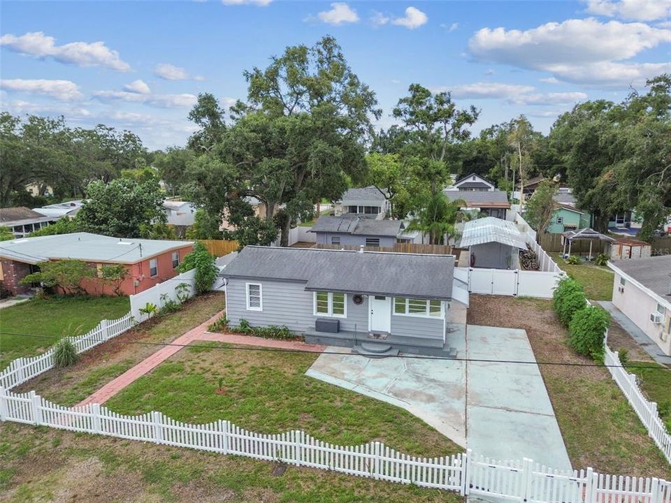 For Sale: $465,000 (4 beds, 3 baths, 1610 Square Feet)