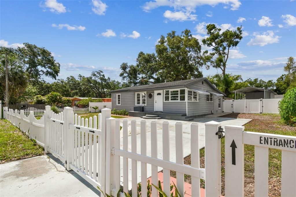 For Sale: $465,000 (4 beds, 3 baths, 1610 Square Feet)