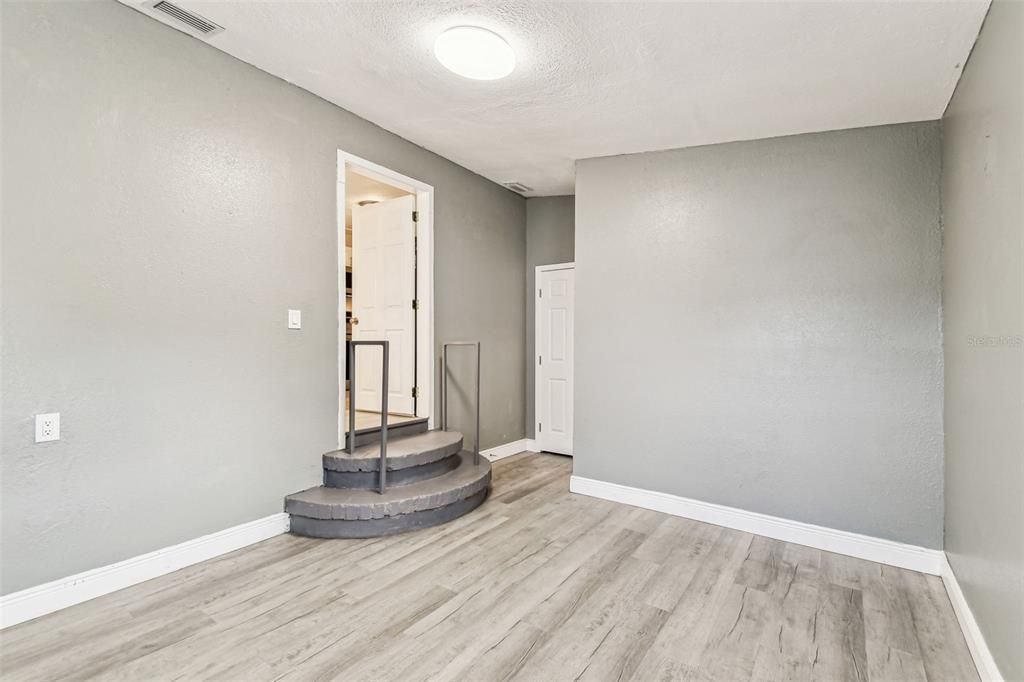 For Sale: $465,000 (4 beds, 3 baths, 1610 Square Feet)