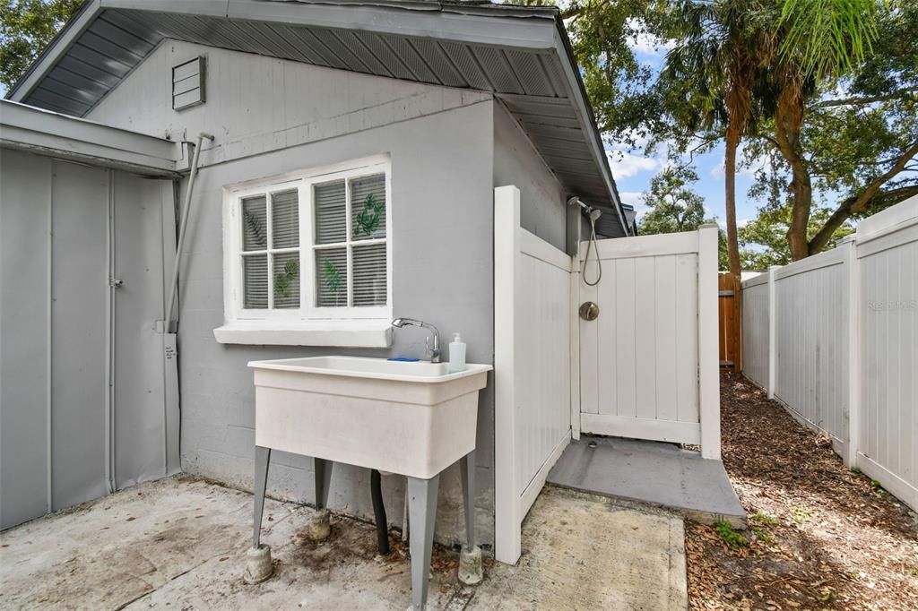 For Sale: $465,000 (4 beds, 3 baths, 1610 Square Feet)