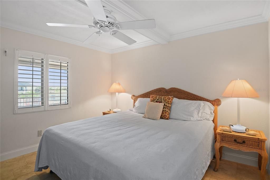 待售: $2,000,000 (3 贝兹, 3 浴室, 1985 平方英尺)