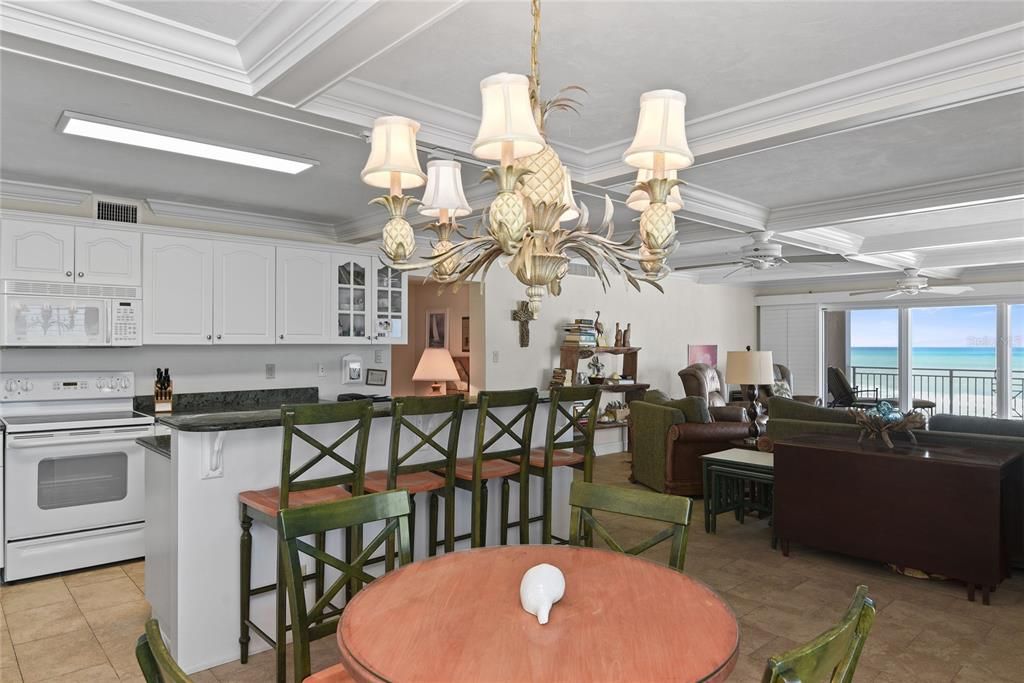 待售: $2,000,000 (3 贝兹, 3 浴室, 1985 平方英尺)