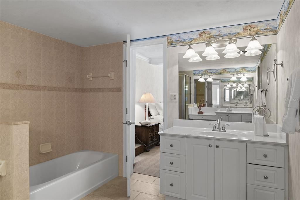 待售: $2,000,000 (3 贝兹, 3 浴室, 1985 平方英尺)