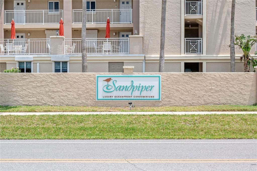 待售: $2,000,000 (3 贝兹, 3 浴室, 1985 平方英尺)