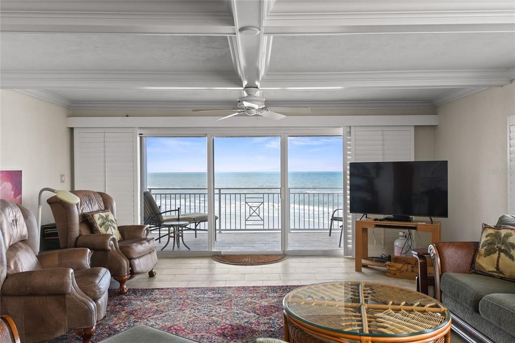 待售: $2,000,000 (3 贝兹, 3 浴室, 1985 平方英尺)