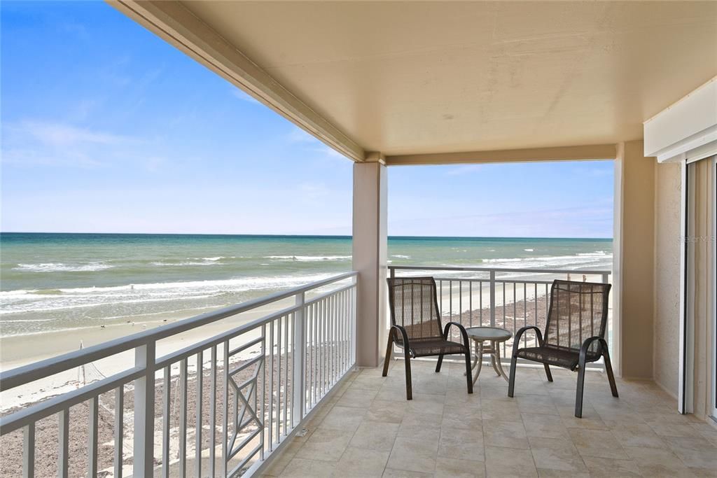 待售: $2,000,000 (3 贝兹, 3 浴室, 1985 平方英尺)