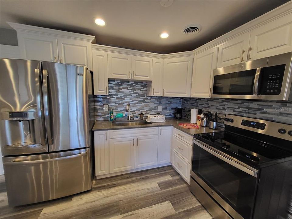 En Renta: $2,090 (3 camas, 2 baños, 1210 Pies cuadrados)