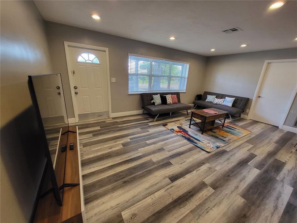 En Renta: $2,090 (3 camas, 2 baños, 1210 Pies cuadrados)