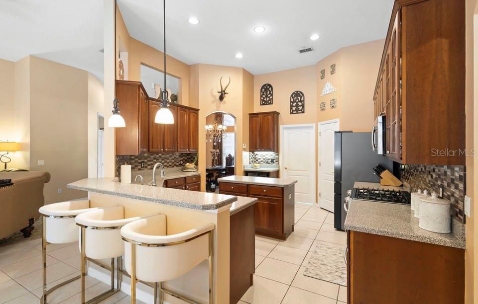 For Sale: $665,000 (4 beds, 3 baths, 2679 Square Feet)